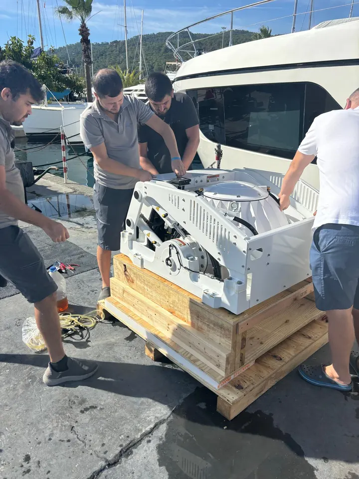Marinada Seakeeper gyro montaj hazırlığı