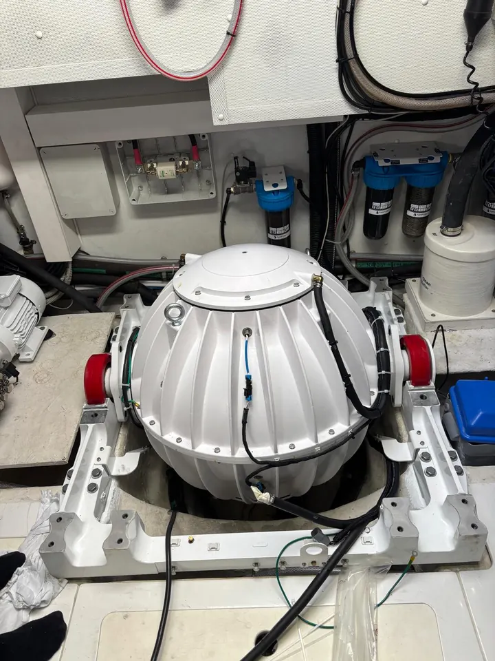 Montajı tamamlanmış Seakeeper gyro stabilizer
