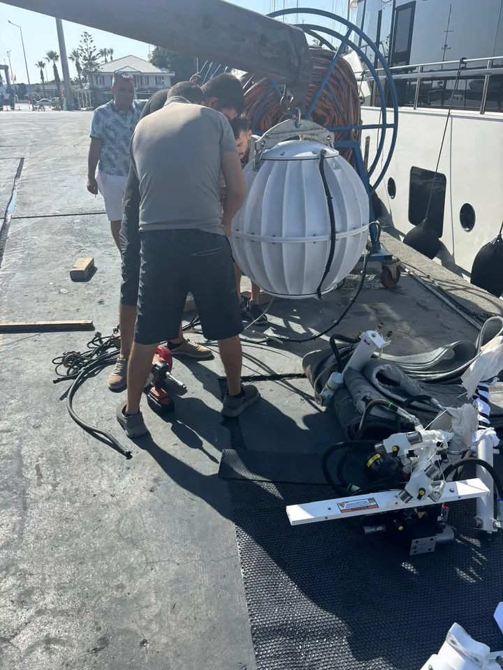 Seakeeper gyro stabilizerin rıhtımda taşınması