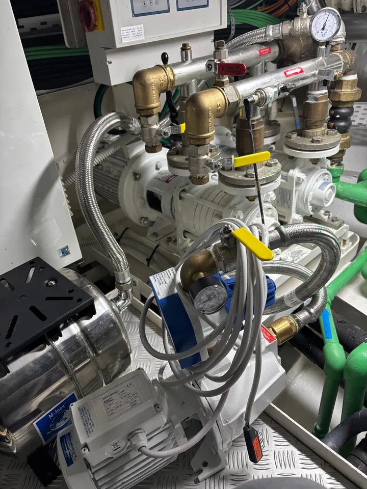 Watermaker yüksek basınç pompası, manometre ve vana grubu